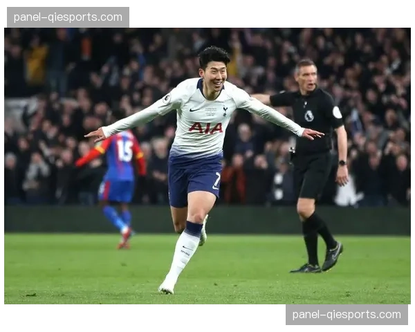 专访摘要：萨卡谈及自己如何在比赛中观察对方边后卫与中卫之间的空当