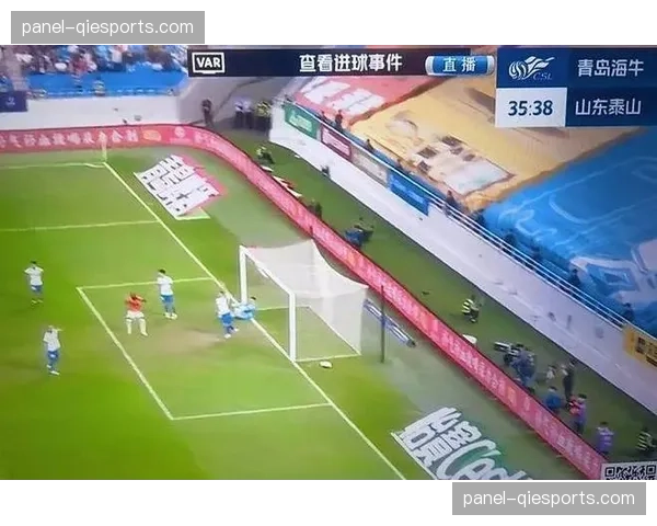 VAR回放引发讨论:一次可能的点球判罚因进攻源于疑似出界转换而被审查